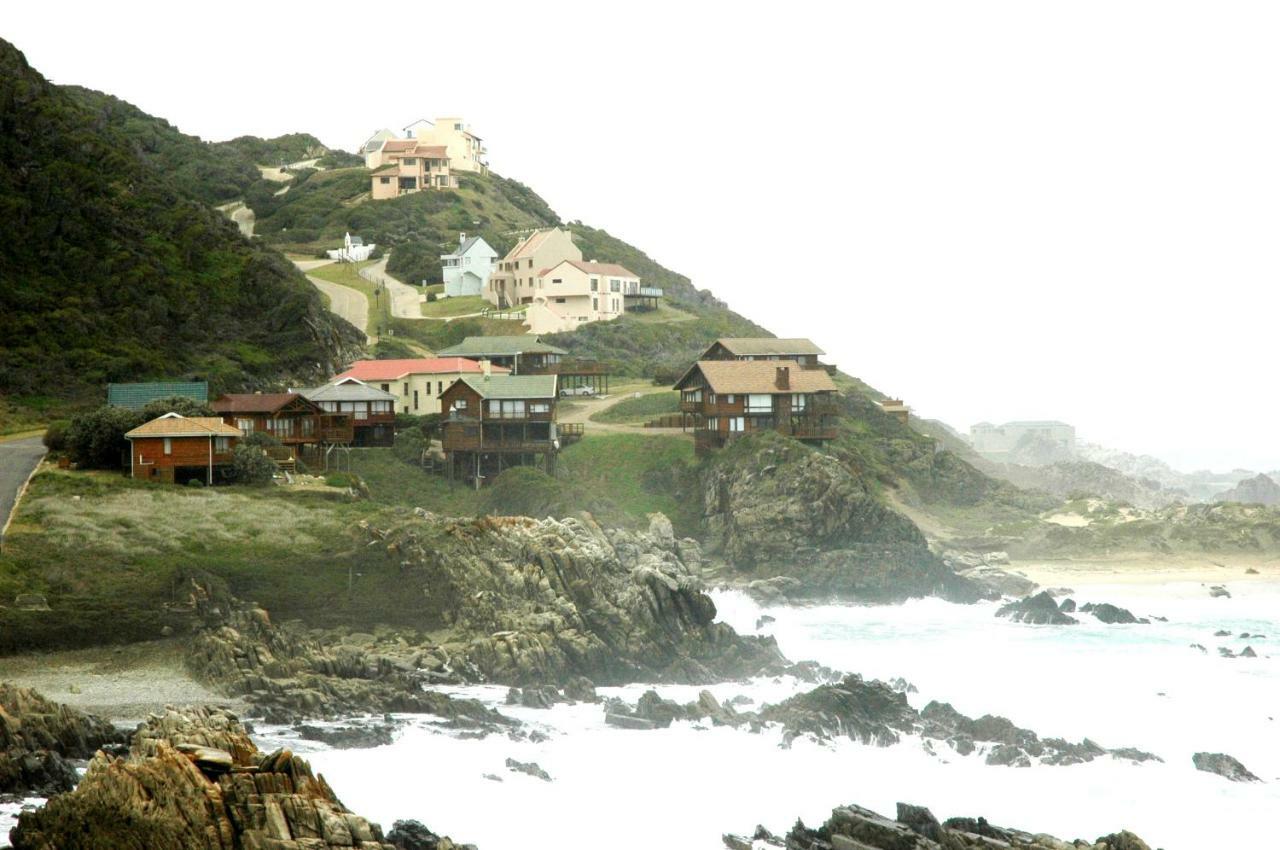 Vila Dis Al Oubosrand Exteriér fotografie